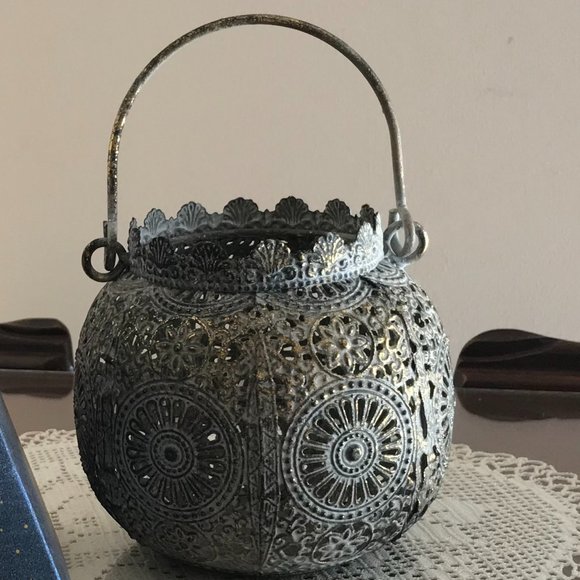 Votive Candle & Latice Latern - Picture 7 of 9